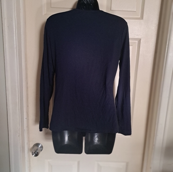 I closam shirt size medium - Picture 2 of 4